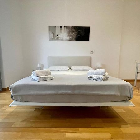 Апартаменти Miniapart Vico V Барі Екстер'єр фото
